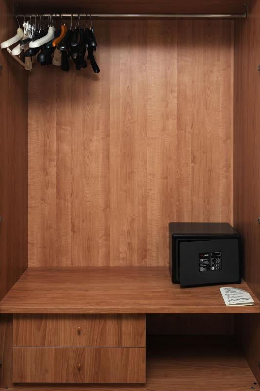 Standard Double or Twin Room image 3