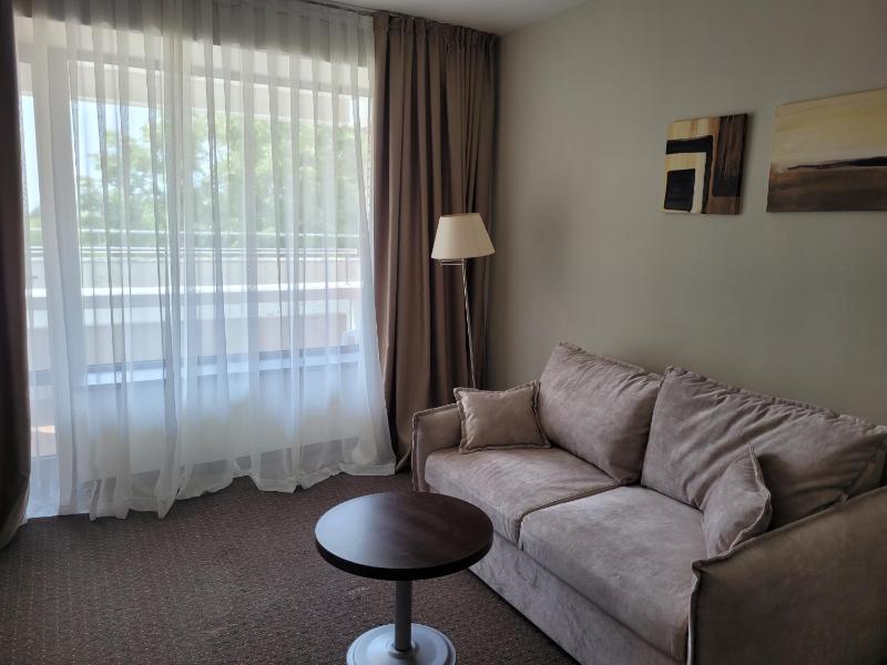 One-Bedroom Suite with Balcony image 3