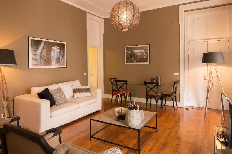 Stylish City Centre Apartment in Cais do Sodré Lisbon Near Nightlife & Metro 1B - TTL281 - image 10