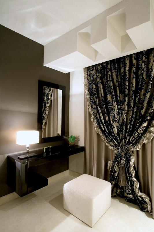Presidential Suite image 4