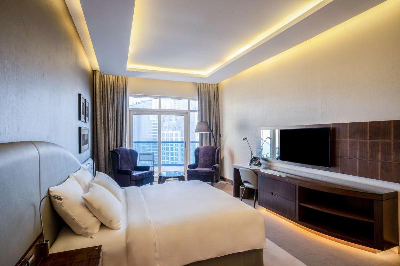 Superior Room with Balcony image 4