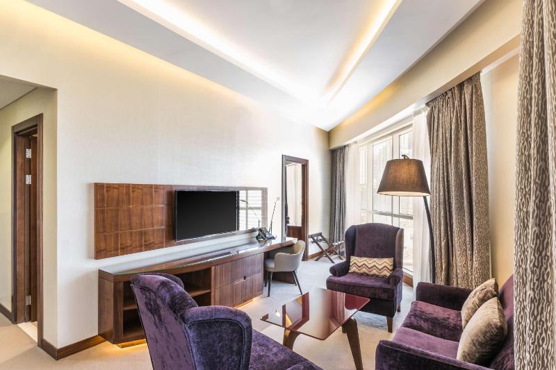 Suite with Lounge Access image 4