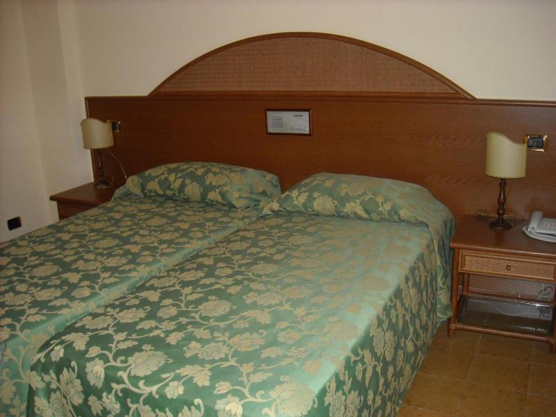 Single Room image 2