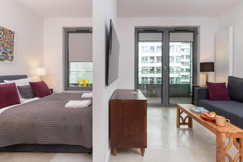 Plac Unii Apartment Gdynia City Centre by Noclegi Renters - image 23