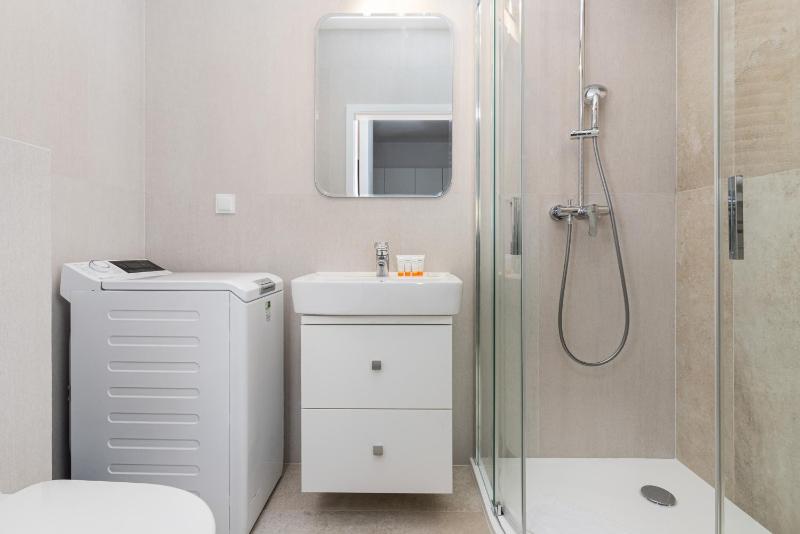 Plac Unii Apartment Gdynia City Centre by Noclegi Renters - image 20