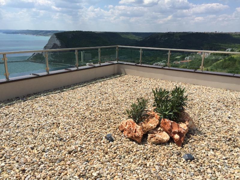 Two-Bedroom Penthouse Apartment with Terrace image 3