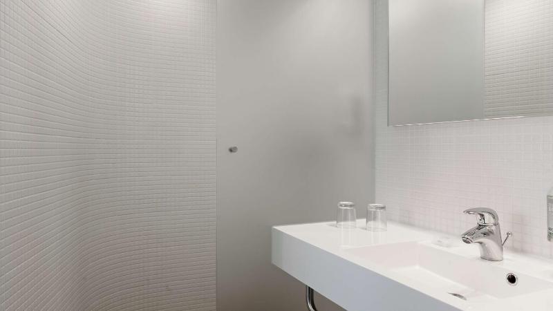 Superior Queen Room with Parking and Airport Transfer image 2