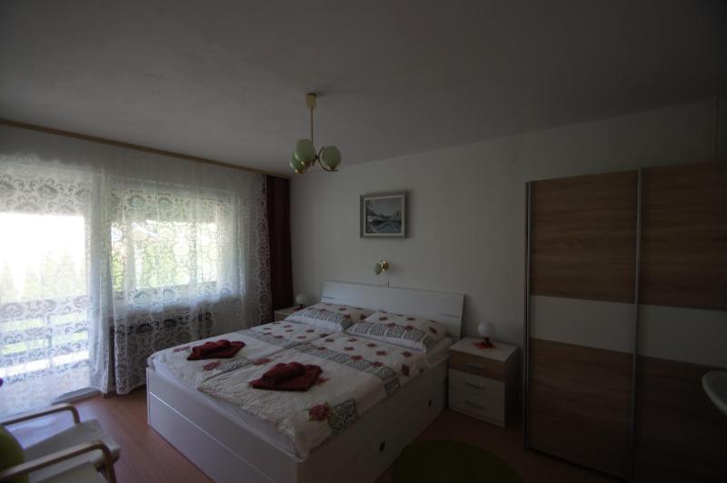 Double Room with Balcony and Shared Bathroom image 4