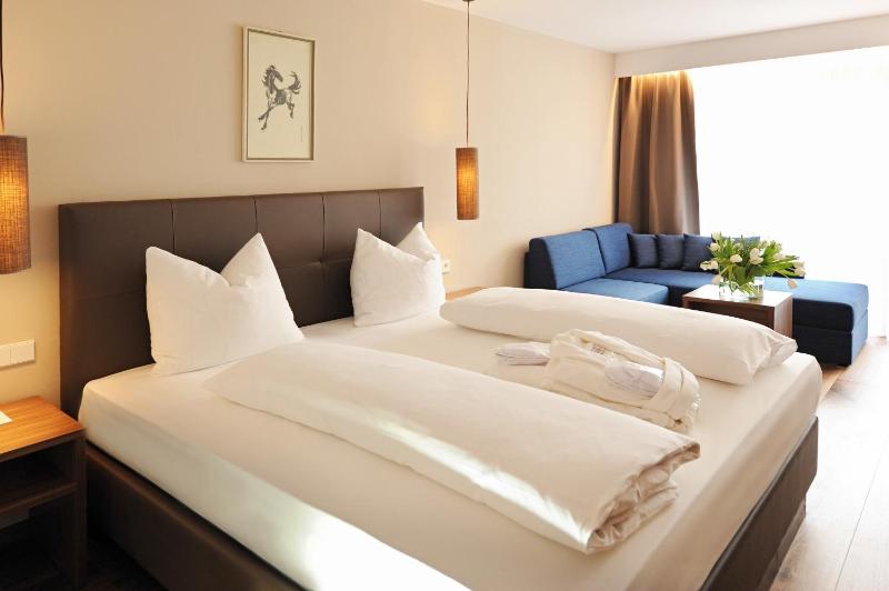 Comfort Double Room with Balcony image 3
