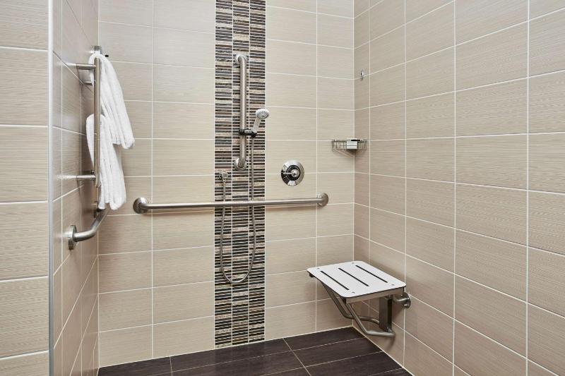 King Room - Mobility Accessible  image 4