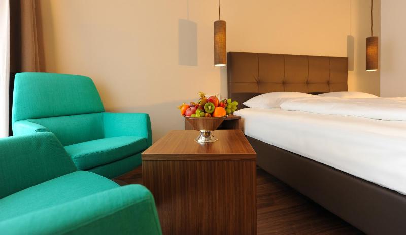 Standard Double Room with Balcony image 3