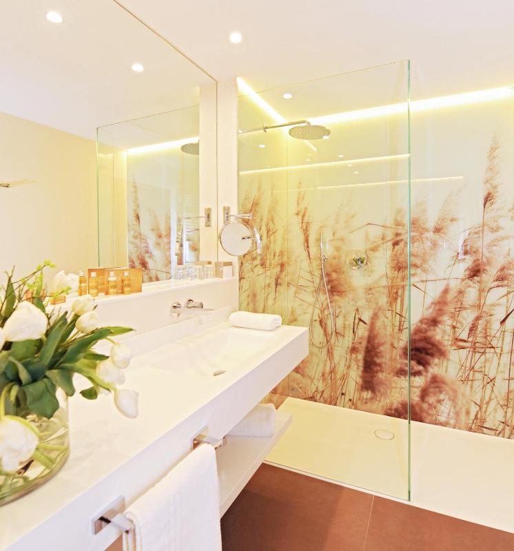Standard Double Room with Balcony image 4