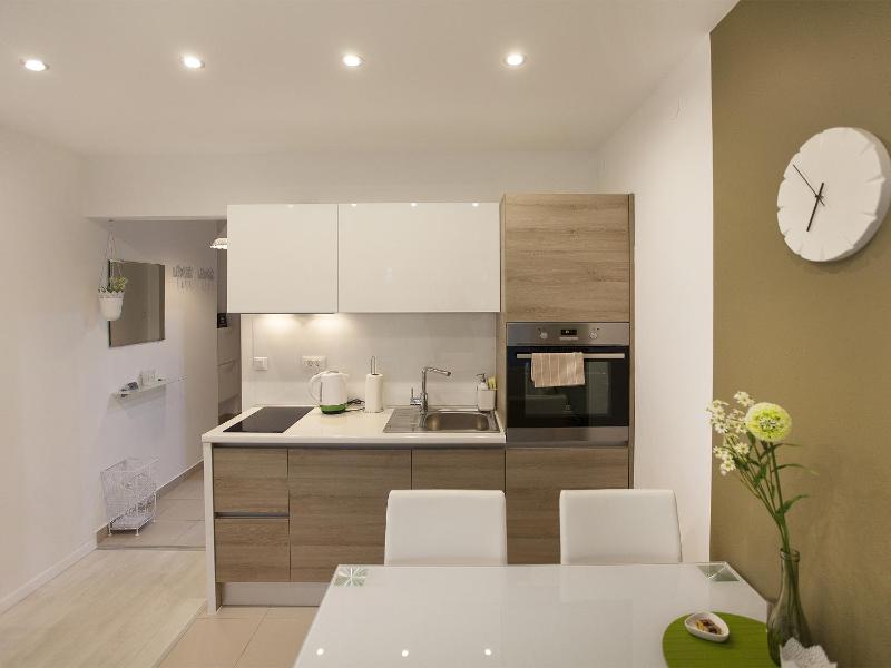 Studio Apartment image 4