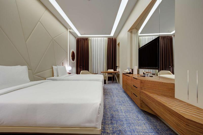 Twin Room image 3