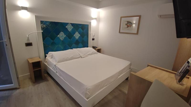 Economy Double Room image 2