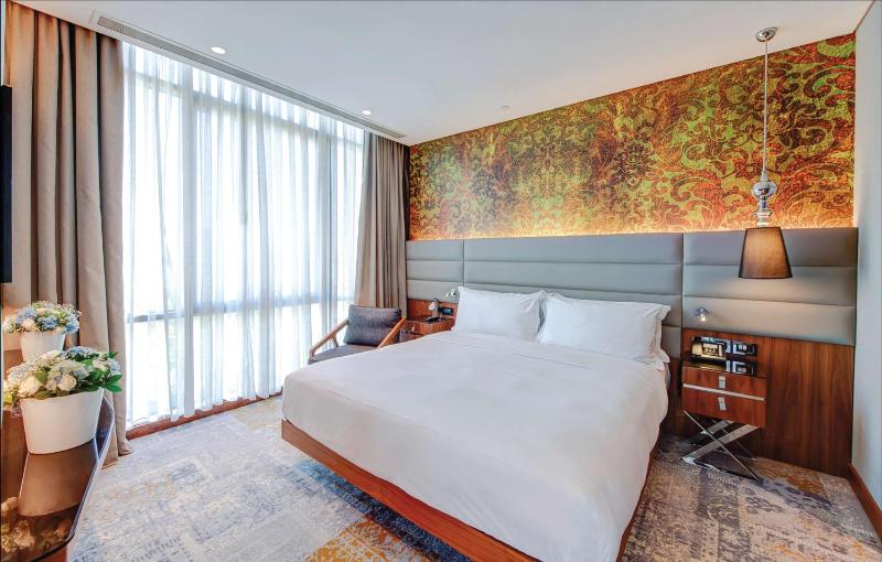 One-Bedroom King Suite image 4