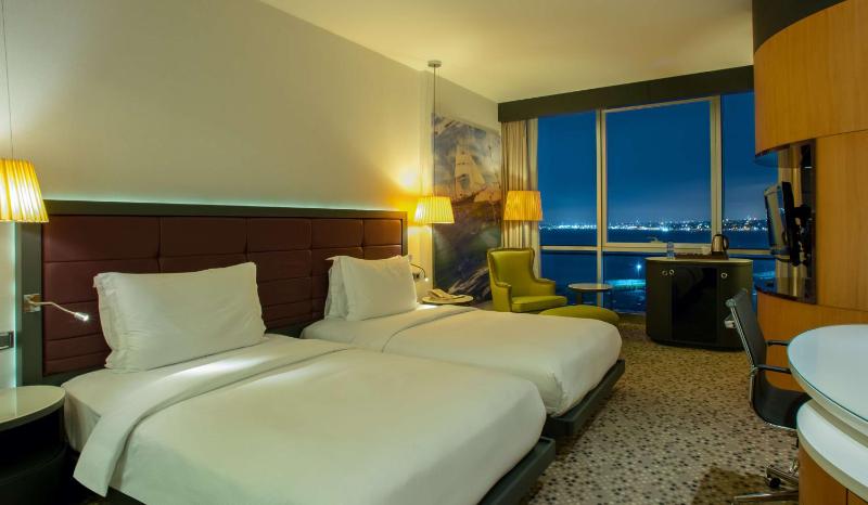 Deluxe Twin Room with Sea View image 4