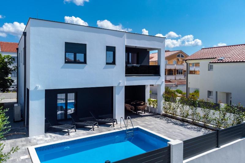 House with pool Villa Angelo Vrsi Images