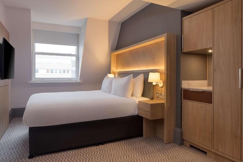 Hilton Nottingham Hotel - image 2