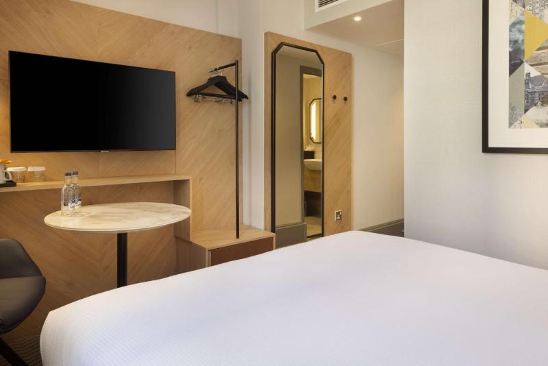 Double Room image 1