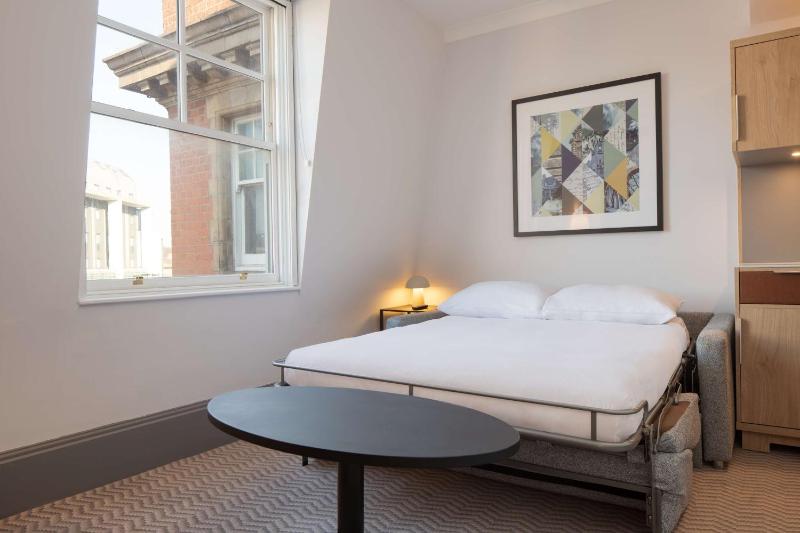 Family King Room with Sofa Bed image 4
