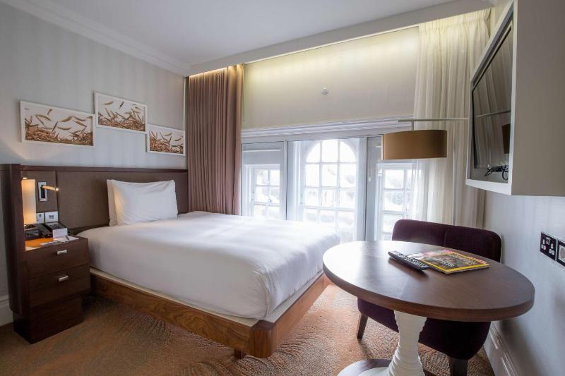 Single Room image 4