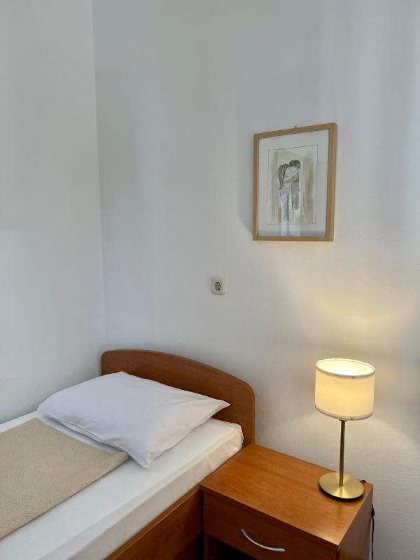 Three-Bedroom Apartment with Balcony and Sea View image 2
