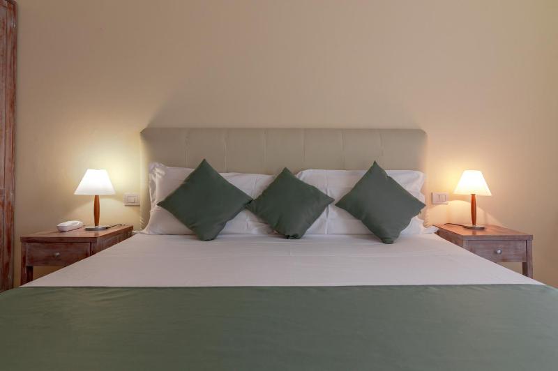 Double or Twin Room with Garden View image 2