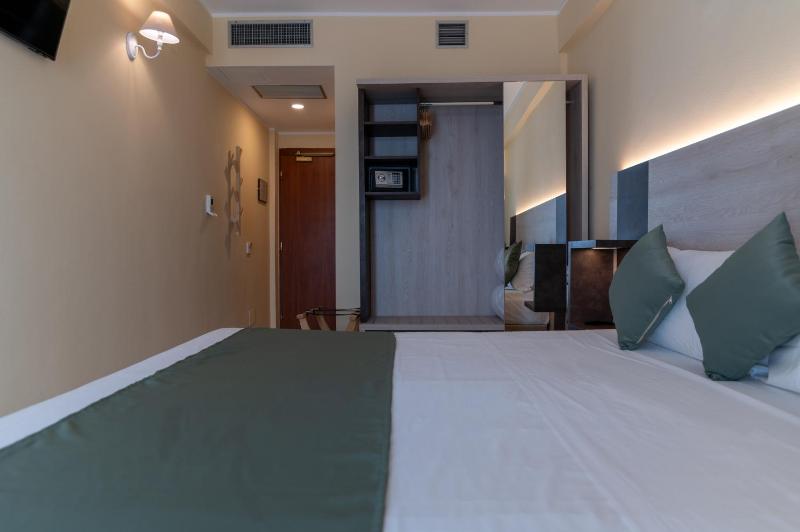Superior Double or Twin Room with Garden View image 1