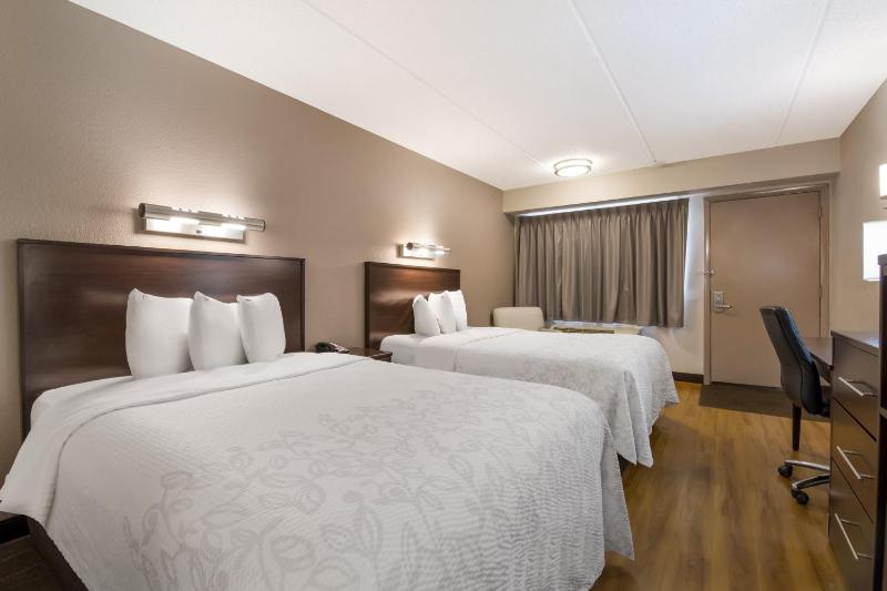 Deluxe Room with Two Double Beds Smoke Free image 1