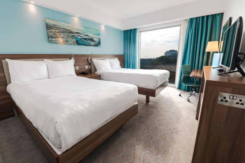 Twin Room with View image 1