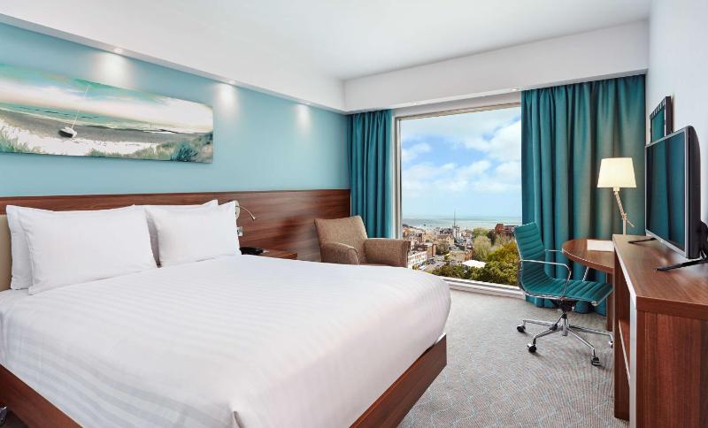 Queen Room with View image 3