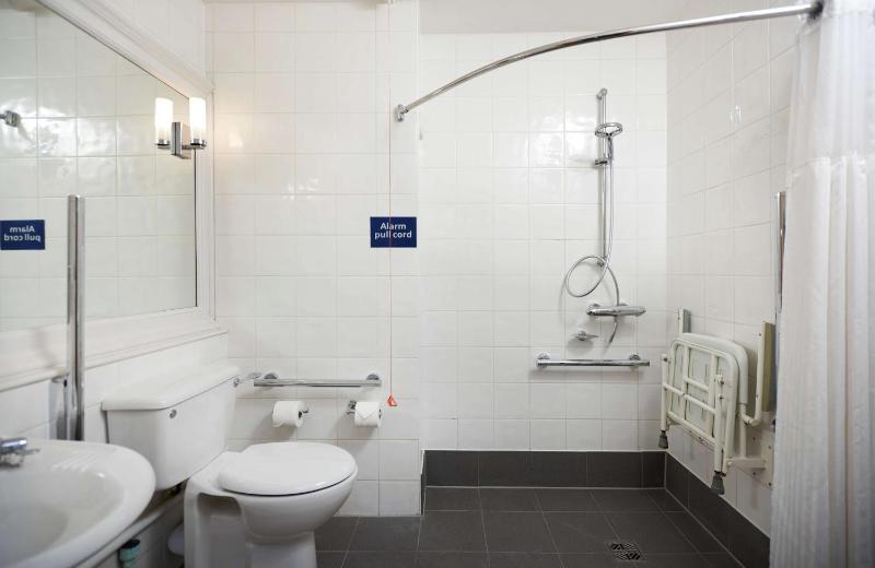 DoubleTree by Hilton Coventry - image 39