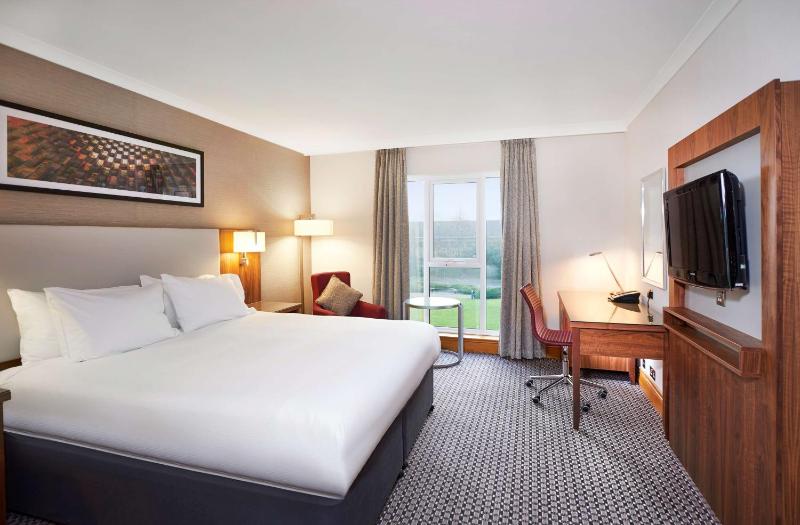 DoubleTree by Hilton Coventry - image 25