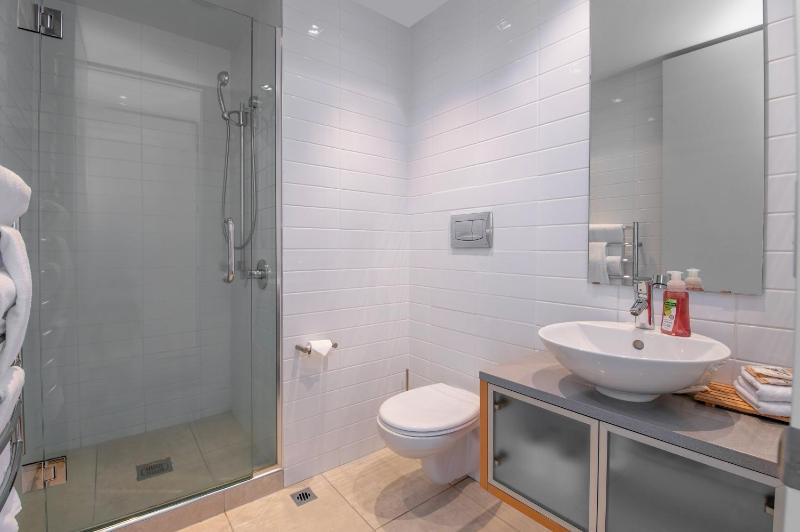 Waimahana Apartment 8 - image 15