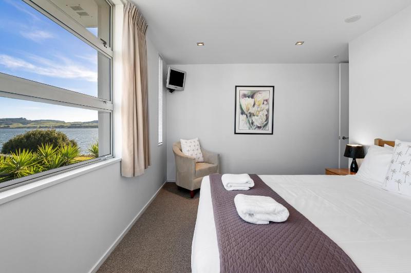 Waimahana Apartment 8 - image 19