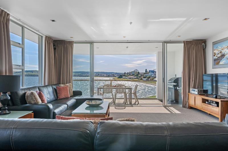 Waimahana Apartment 8 - image 22