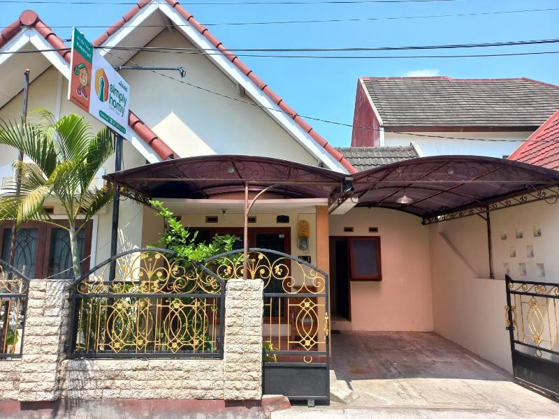 Homestay Syariah Condongcatur By Simply Homy - image 1
