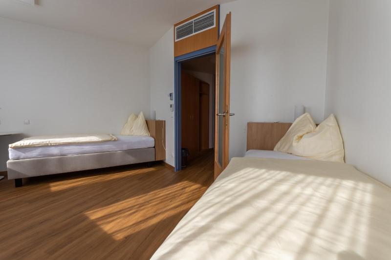 Twin Room image 1