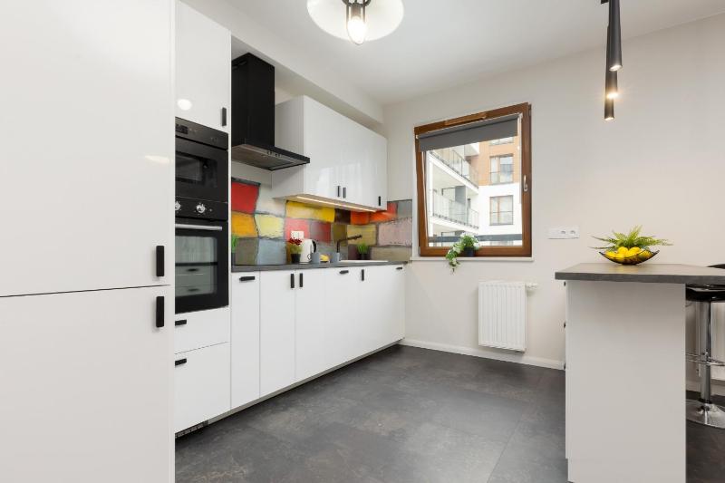 Warsaw City Center Apartment Grzybowska 85 with Parking by Noclegi Renters - image 6
