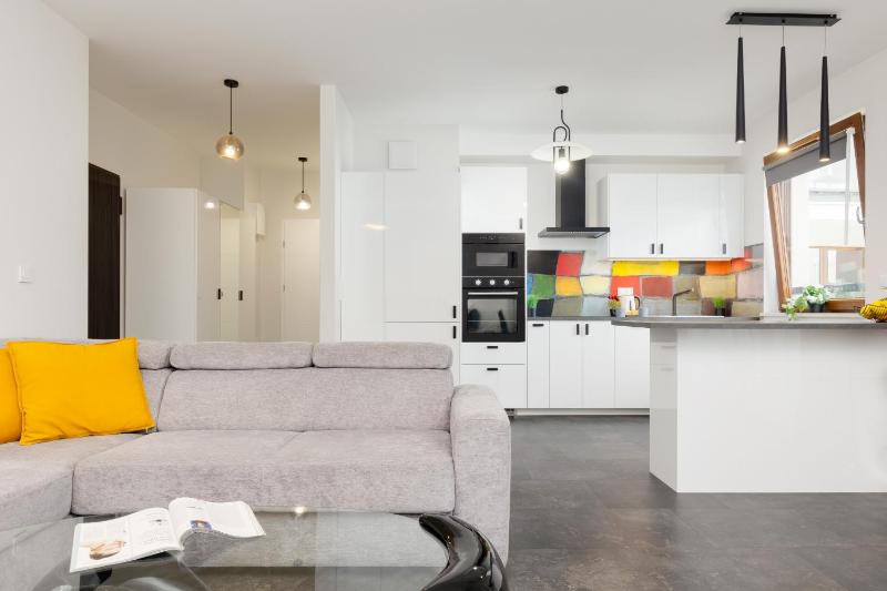 Warsaw City Center Apartment Grzybowska 85 with Parking by Noclegi Renters - image 10