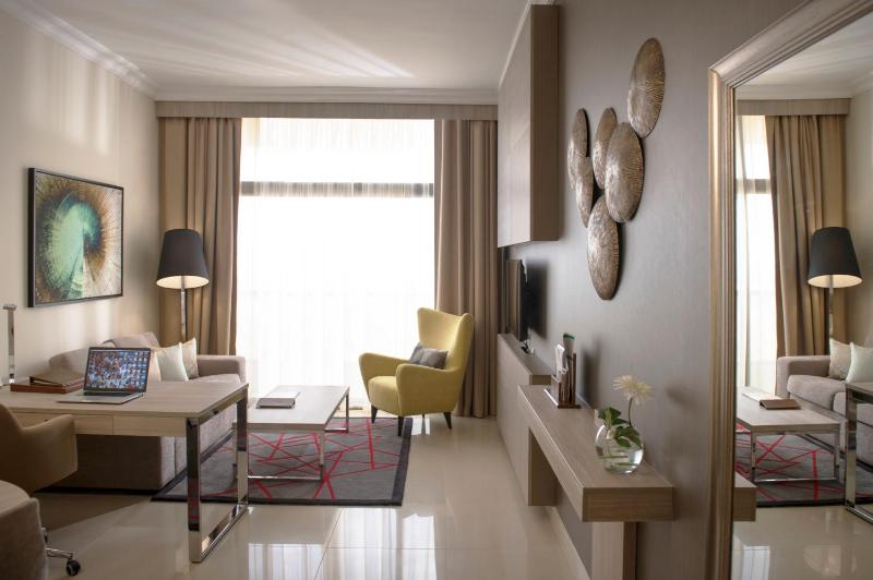 Deluxe Suite with City View with Free Shuttle Beach & Mall Transfer image 1