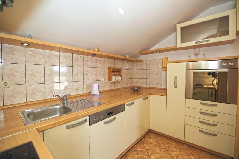 Apartmani Niki Hvar - image 29