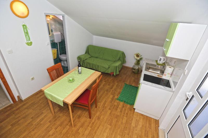 Apartmani Niki Hvar - image 31