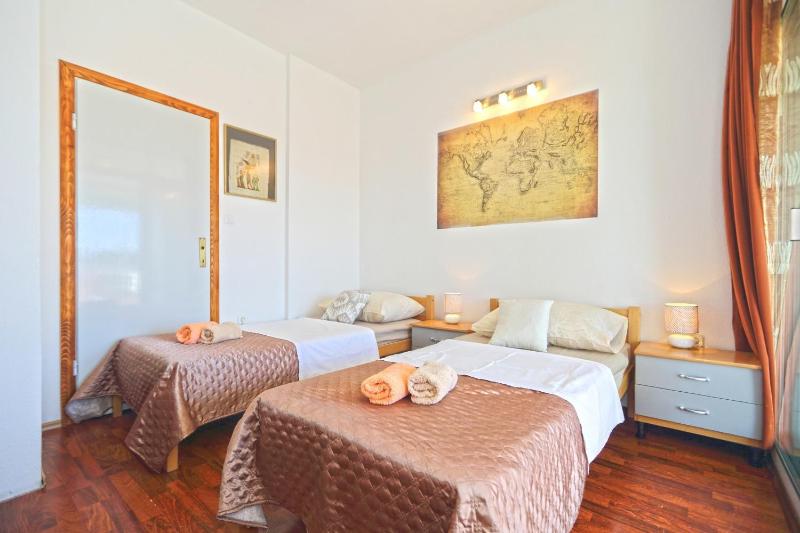 Apartmani Niki Hvar - image 32