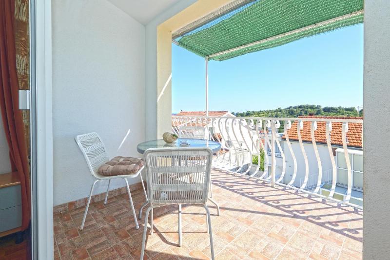 Apartmani Niki Hvar - image 40