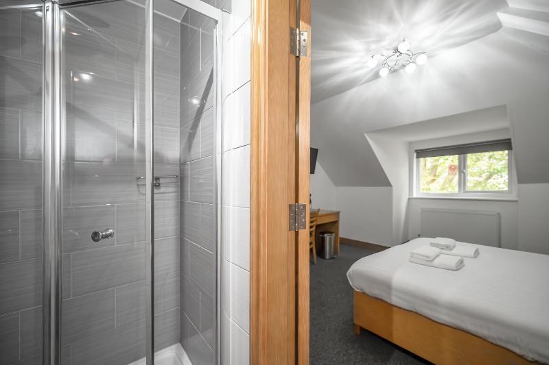 Double Room with Private Bathroom image 2