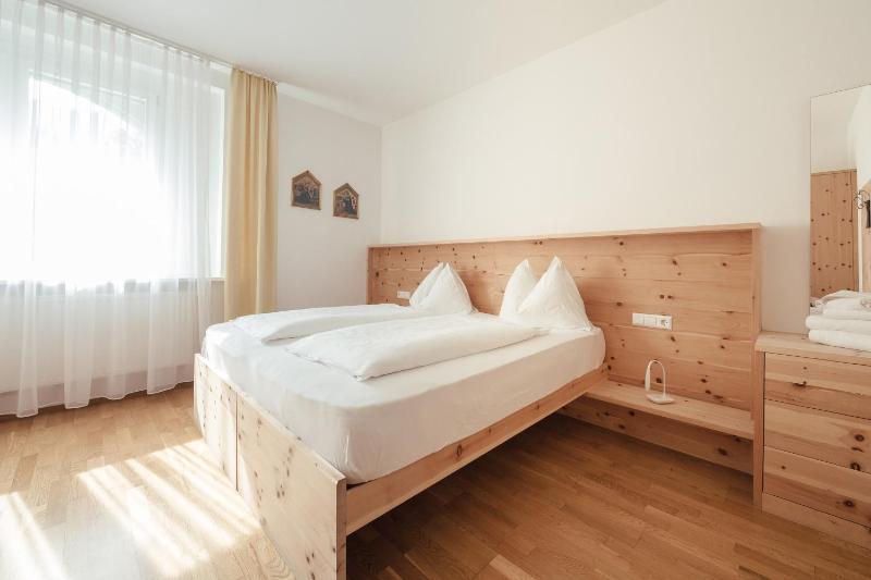 Double Room image 3