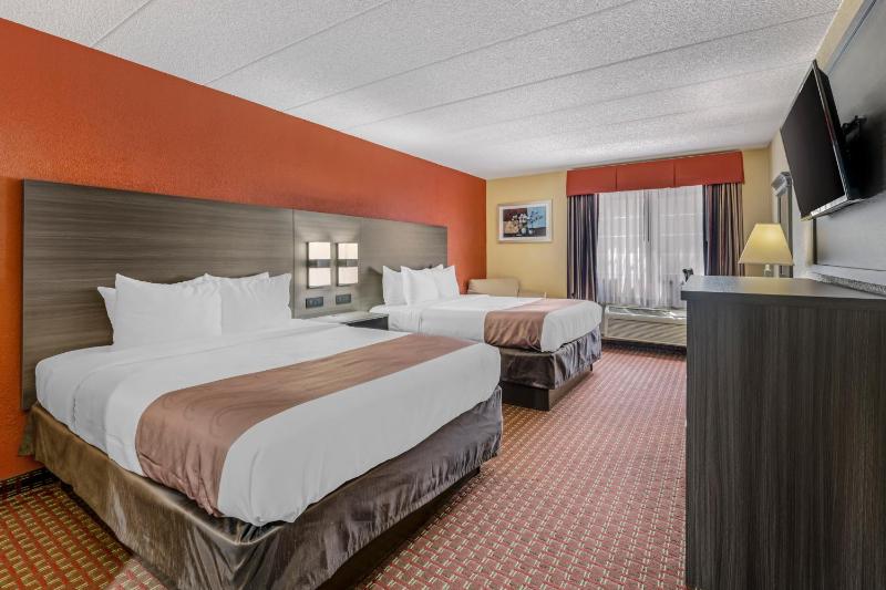 Queen Room with Two Queen Beds image 1