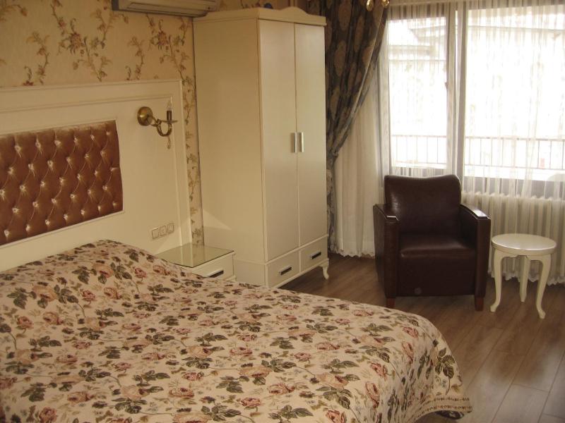 Deluxe Double or Twin Room image 4